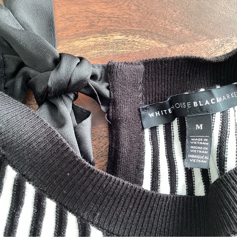 White House Black Market Monochrome Striped Halter Blouse -  Size M - NWOT - Picture 3 of 3